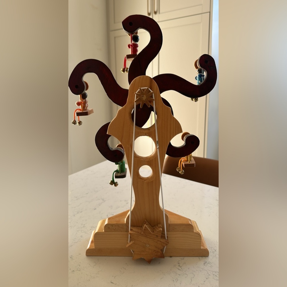 Wooden Ferris Wheel Toy - Picture 4 of 4